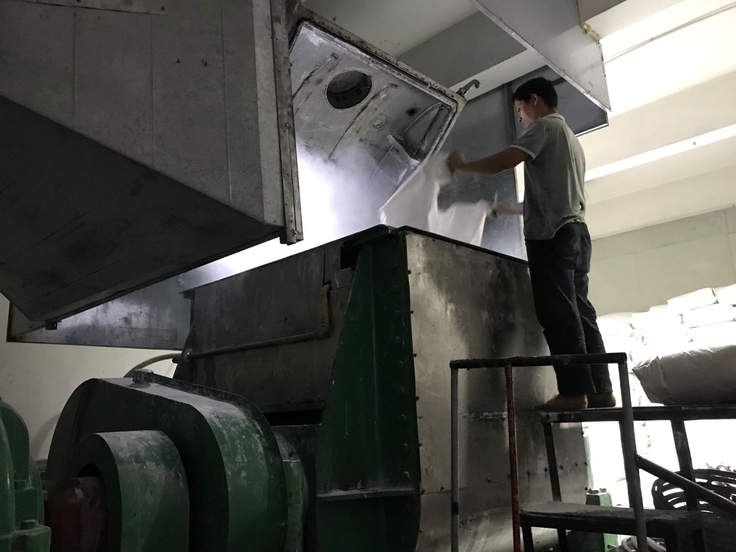 ISO認(rèn)證，加深液態(tài)硅膠生產(chǎn)設(shè)備的認(rèn)識(shí)