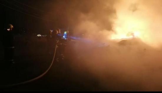 四川涼山大火再次發(fā)生，鑫淼硅膠廠與其心連心